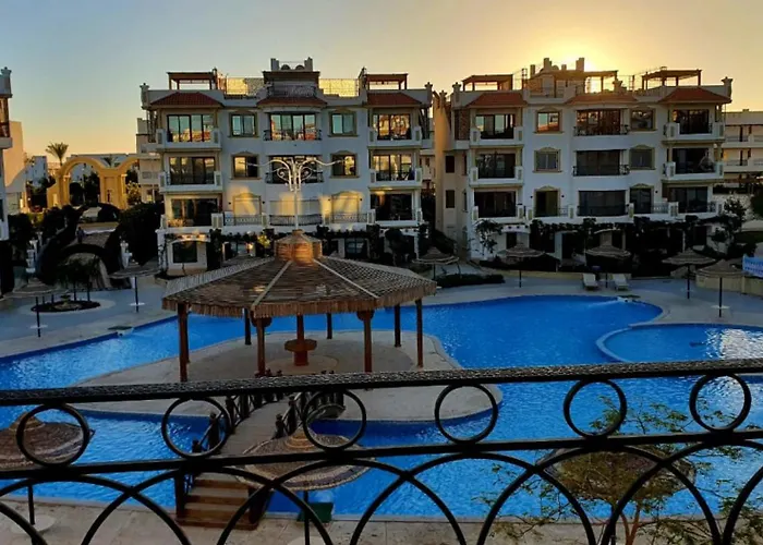 Hotel Hills Coral Bay 5*